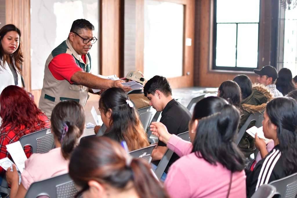 IMPARTEN PLÁTICA INFORMATIVA DE SALUD A ESTUDIANTES DE ALPATLÁHUAC