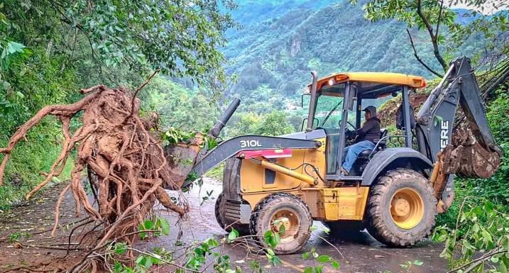 ATIENDEN DESLAVES EN CALCAHUALCO