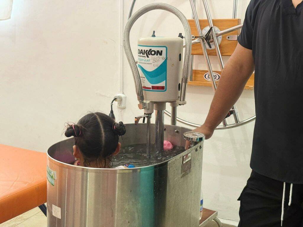 PONEN EN FUNCIONAMIENTO SERVICIO DE HIDROTERAPIA EN UBR DE CHOCAMÁN