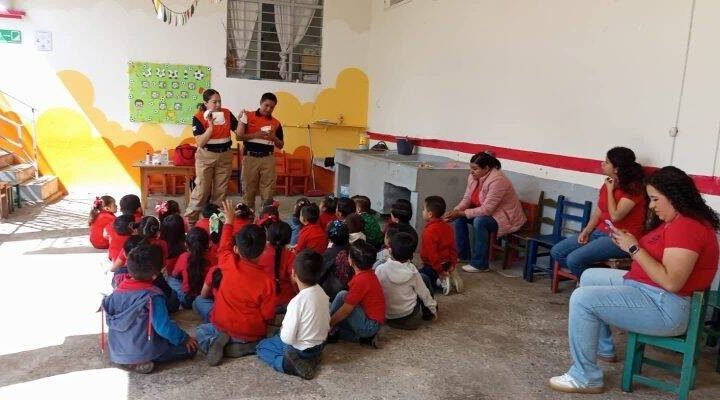 IMPARTEN PLÁTICA DE PRIMEROS AUXILIOS EN ESCUELA DE COSCOMATEPEC