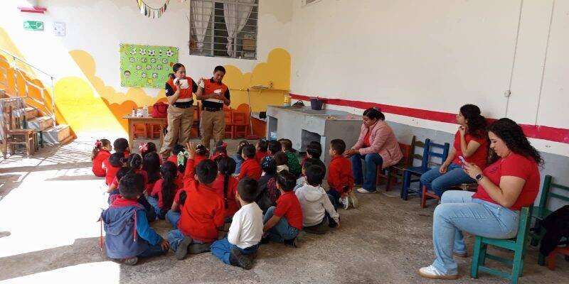 IMPARTEN PLÁTICA DE PRIMEROS AUXILIOS EN ESCUELA DE COSCOMATEPEC