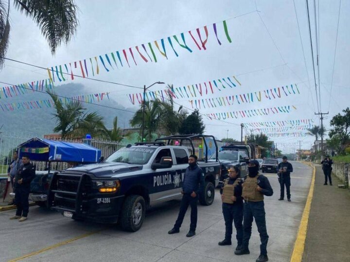 MANTIENEN RECORRIDOS DE VIGILANCIA EN COMUNIDADES DE ALPATLÁHUAC
