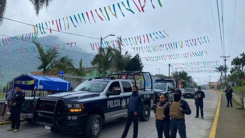 MANTIENEN RECORRIDOS DE VIGILANCIA EN COMUNIDADES DE ALPATLÁHUAC