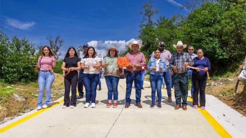 INAUGURA ALCALDE DE COSCOMATEPEC OBRA EN EL ZACATAL
