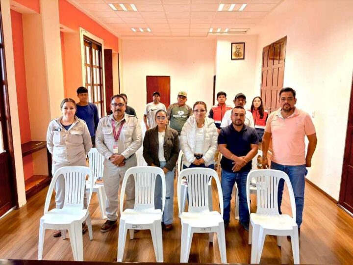 SE CAPACITAN EN COMBATE A VECTORES
