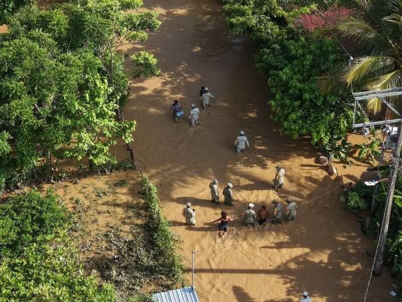 SE INUNDAN CATEMACO E ISLA