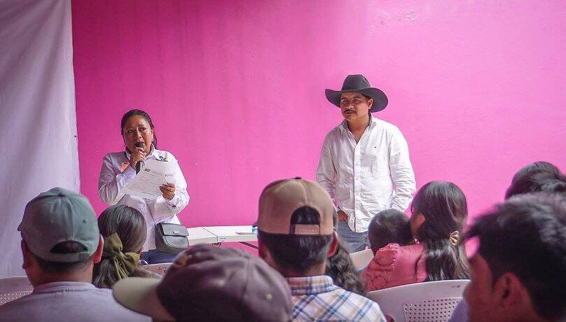 CAPACITAN A COMITÉS DE CONTRALORÍA SOCIAL DE CALCAHUALCO