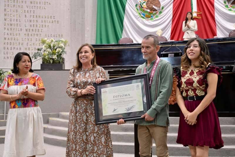 ENTREGA CONGRESO A ROBERTO MORA GALLARDO LA MEDALLA AL MÉRITO AMBIENTAL 2026