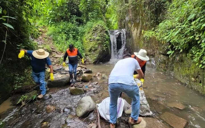 EMPRENDE AYUNTAMIENTO DE ALPATLÁHUAC ACCIONES PARA RESCATE DE ESPACIOS NATURALES
