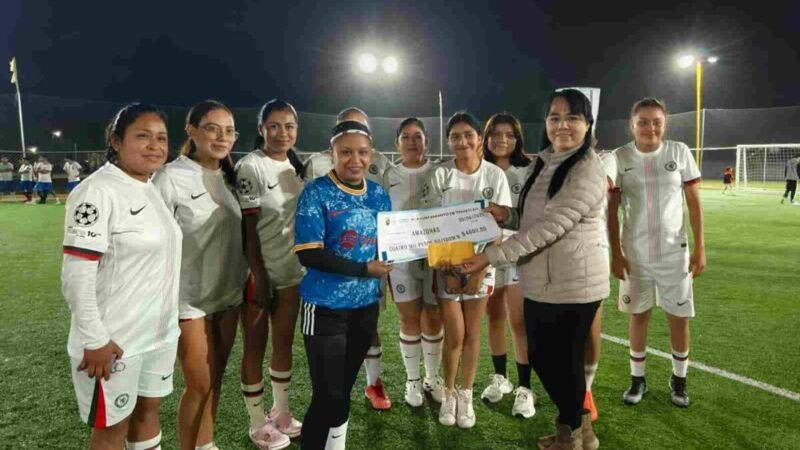 AMAZONAS Y ACAYOTLA, CAMPEONES DE FÚTBOL EN TOMATLÁN