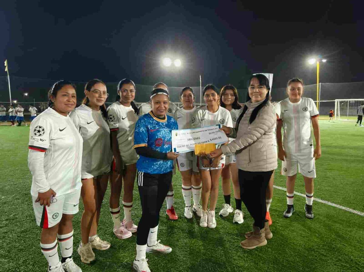 AMAZONAS Y ACAYOTLA, CAMPEONES DE FÚTBOL EN TOMATLÁN