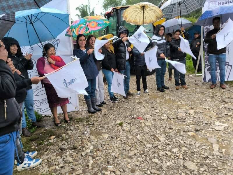 URCINO MÉNDEZ PONE EN MARCHA CONSTRUCCIÓN DE CAMINO EN CHALCHITEPEC