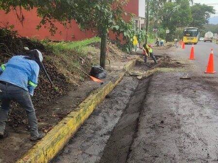 INTENSIFICAN LABORES DE DESAZOLVE Y LIMPIEZA INTEGRAL PARA PREVENIR INUNDACIONES