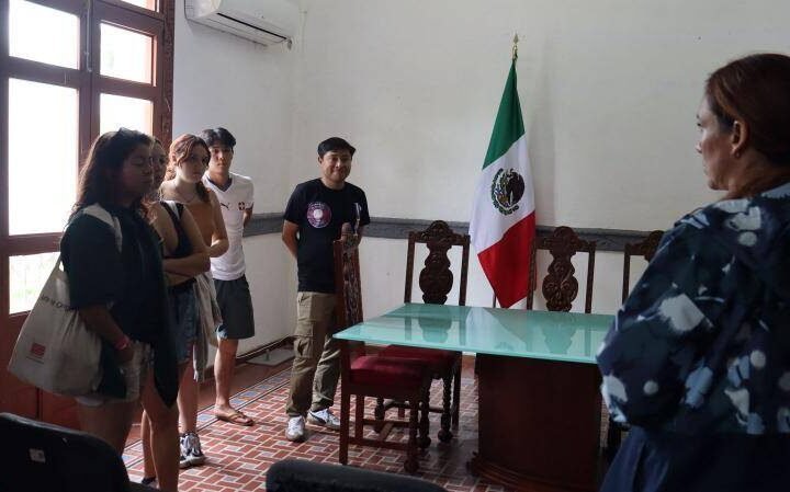JÓVENES EXTRANJEROS CONOCEN LA RIQUEZA CULTURAL DE FORTÍN