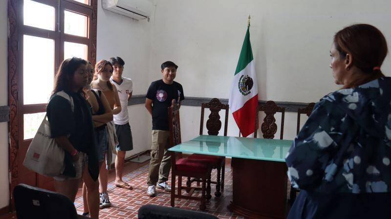 JÓVENES EXTRANJEROS CONOCEN LA RIQUEZA CULTURAL DE FORTÍN