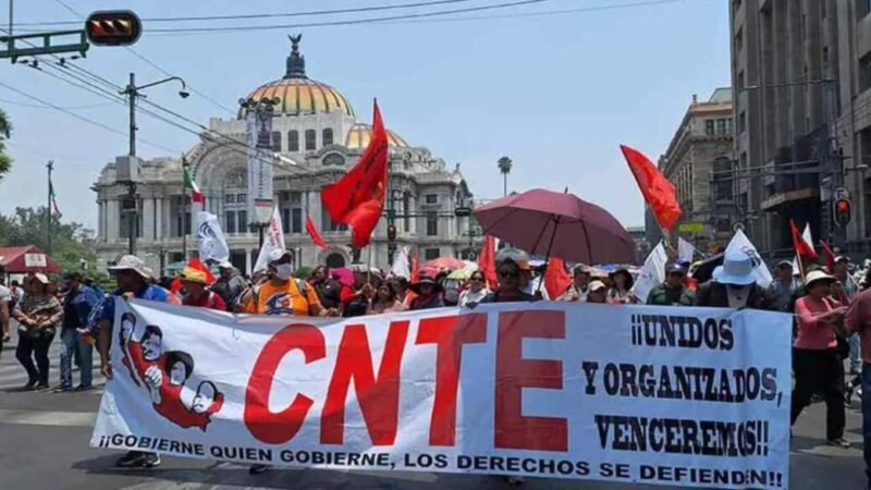 LA CNTE EVALÚA DECRETAR UN RECESO Y RETIRAR PLANTONES