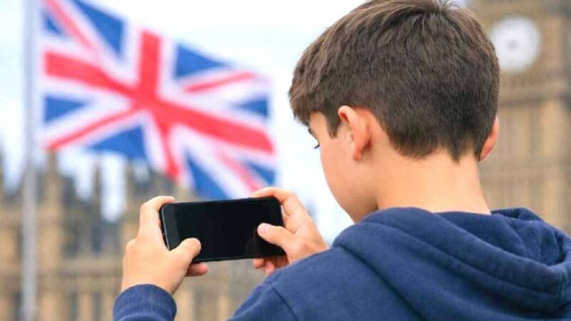REINO UNIDO PROHIBIRÁ EL USO DE REDES SOCIALES A MENORES DE 16 AÑOS
