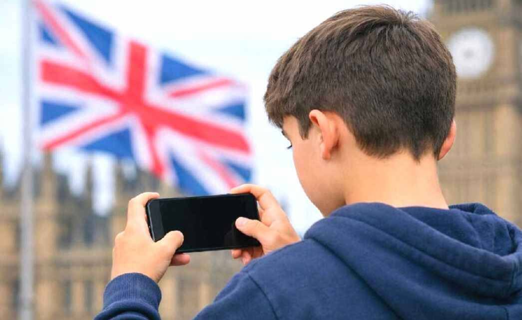REINO UNIDO PROHIBIRÁ EL USO DE REDES SOCIALES A MENORES DE 16 AÑOS