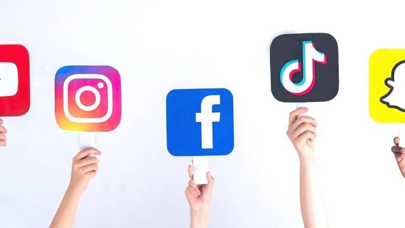 SHEINBAUM ABRE POSIBILIDAD A REGULAR ACCESO DE MENORES A REDES SOCIALES