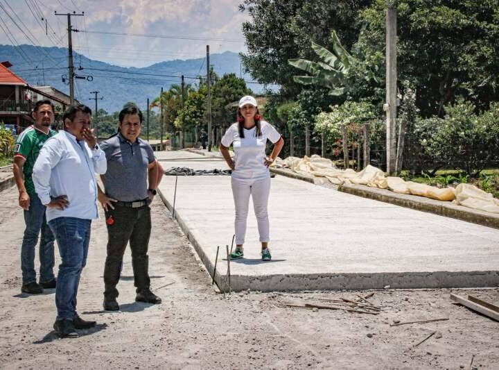 AVANZAN OBRAS EN IXHUATLÁN DEL CAFÉ