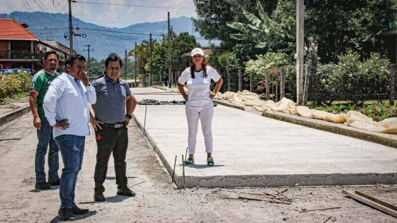 AVANZAN OBRAS EN IXHUATLÁN DEL CAFÉ