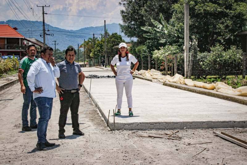 AVANZAN OBRAS EN IXHUATLÁN DEL CAFÉ