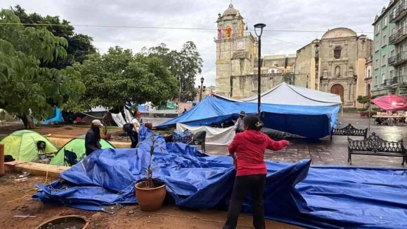 CNTE LEVANTA PLANTÓN TRAS 26 DÍAS DE PROTESTA