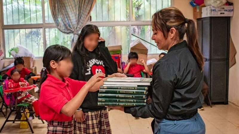LLEVAN SERVICIOS A PLAN DE AYALA EN IXHUATLÁN DEL CAFÉ