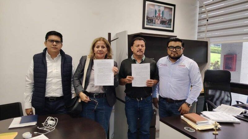 EN EL CONGRESO, FIRMAN ACUERDOS EDILES DE CAMARÓN DE TEJEDA