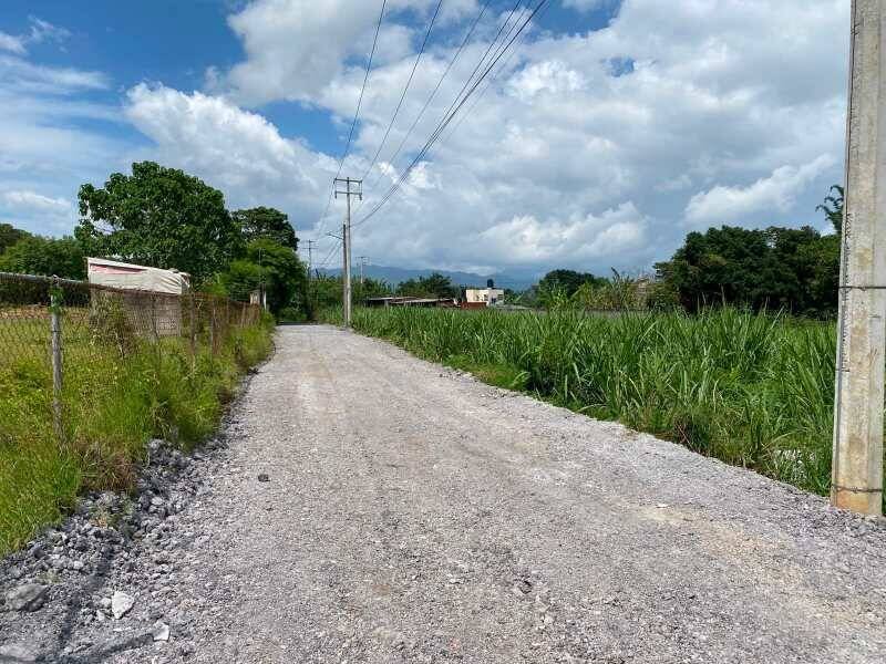 DAN MANTENIMIENTO A CAMINO EN SANTA LUCIA POTRERILLO