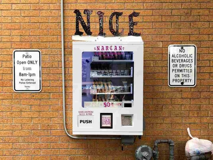 NUEVA YORK INSTALA MÁQUINAS EXPENDEDORAS DE NALOXONA ANTE CRISIS DE OPIOIDES