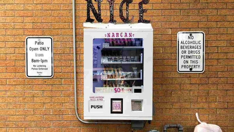 NUEVA YORK INSTALA MÁQUINAS EXPENDEDORAS DE NALOXONA ANTE CRISIS DE OPIOIDES