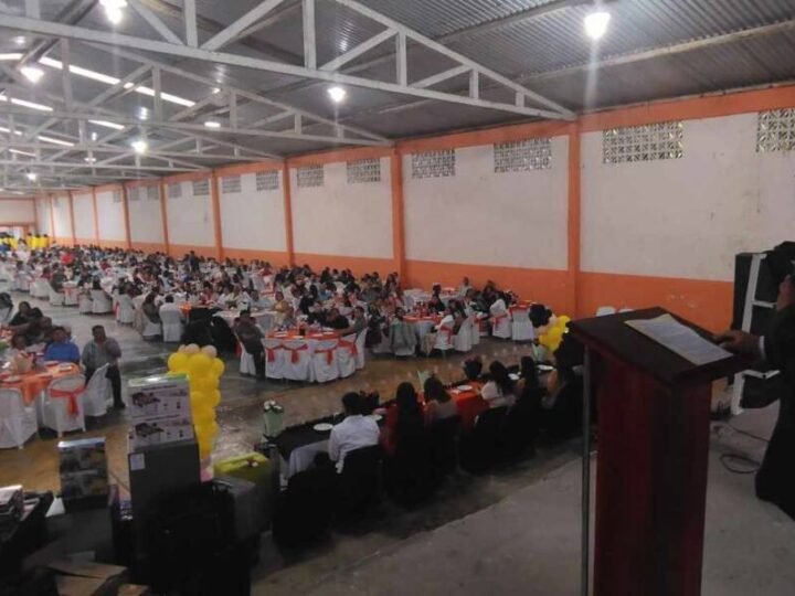 ALCALDE DE COSCO REAFIRMA COMPROMISO CON LA EDUCACIÓN