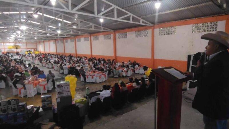 ALCALDE DE COSCO REAFIRMA COMPROMISO CON LA EDUCACIÓN
