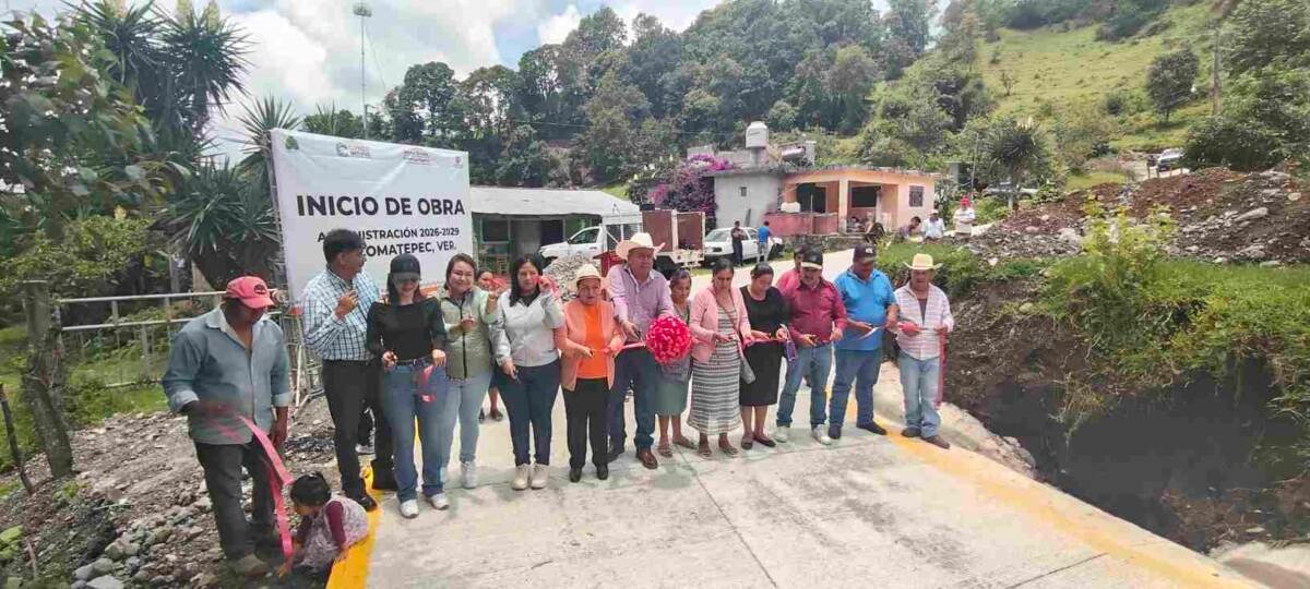 INAUGURA ALCALDE DE COSCO OBRA EN XALTENANGO