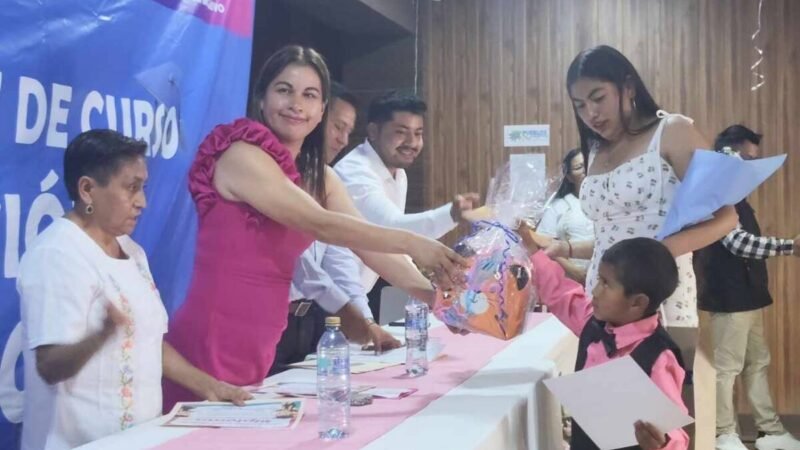 CELEBRAN GRADUACIÓN DE CAICS DE ALPATLÁHUAC