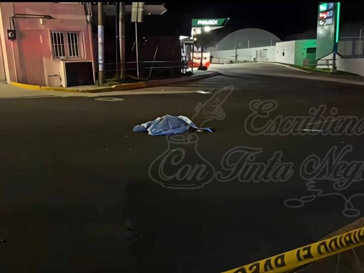 CAMIONETA ATROPELLA Y MATA A MUJER