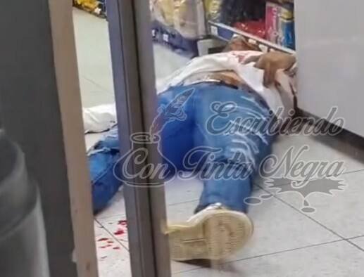 EJECUTAN A HOMBRE DENTRO DE UN 7/24 EN CÓRDOBA