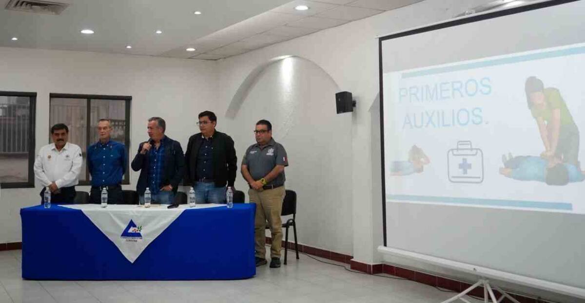CAPACITAN A COMERCIANTES EN PRIMEROS AUXILIOS