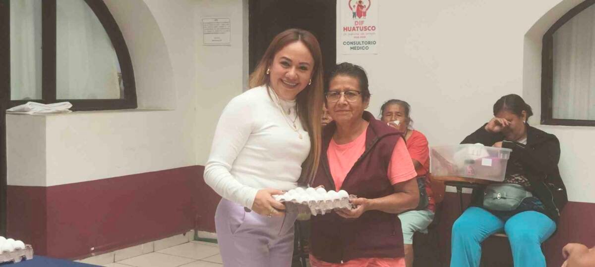 ENTREGA PRESIDENTA DEL DIF APOYOS DE PROGRAMA DE CANASTA BÁSICA