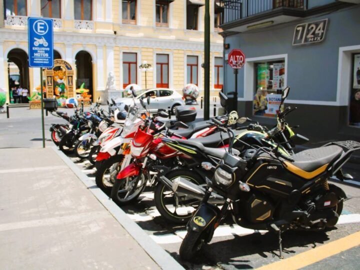 SANCIONARÁN A MOTOS ESTACIONADAS EN CAJONES DE PARQUÍMETRO EN ORIZABA
