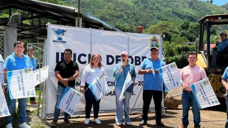 ALCALDESA DE CHOCAMÁN DA BANDERAZO DE OBRA EN XONOTZINTLA