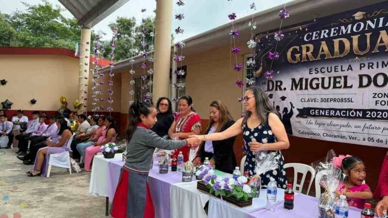 ACOMPAÑA ALCALDESA A PRIMARIA MIGUEL DOMÍNGUEZ EN GRADUACIÓN