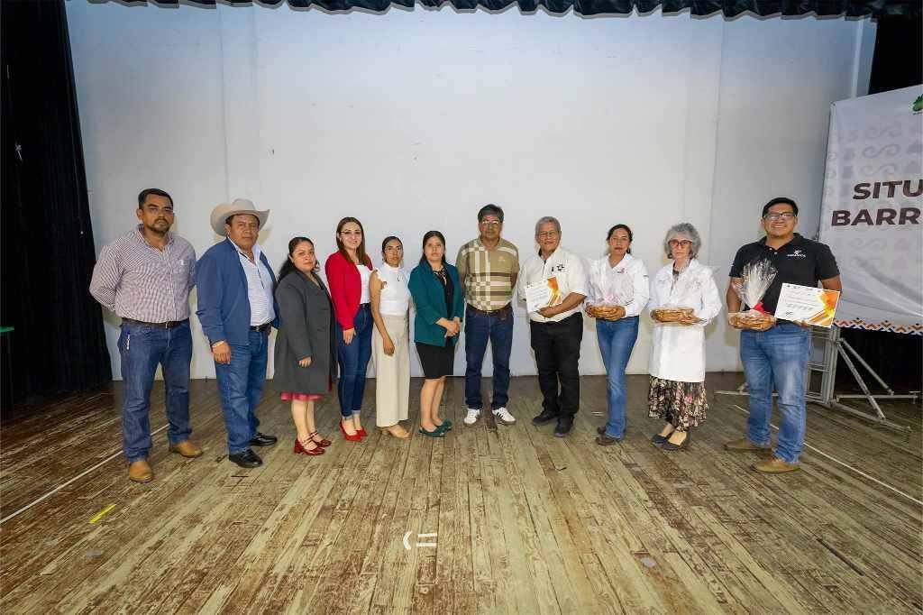 CAPACITAN A AUTORIDADES SOBRE COMBATE DEL GUSANO BARRENADOR