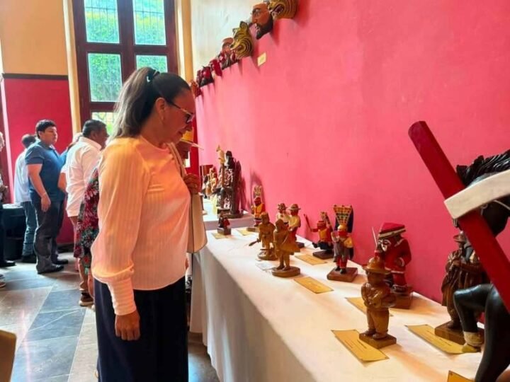 LLEVAN EXPOSICIÓN DE ARTE DE CHOCAMÁN A ORIZABA