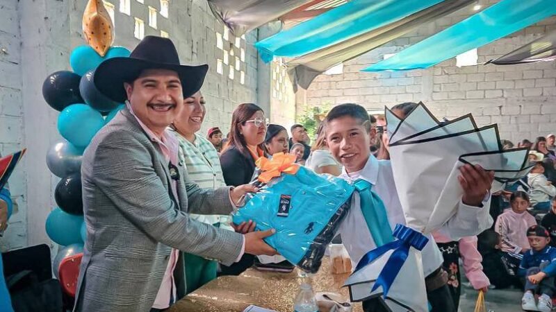 SE GRADUAN DE TELESECUNDARIA DE TLACOTIOPA