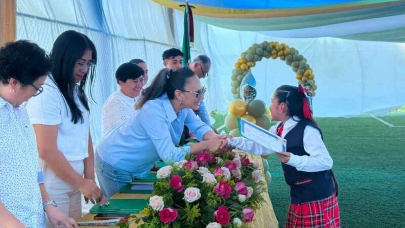 CULMINAN ESTUDIOS ALUMNOS DE PRIMARIA REVOLUCIÓN