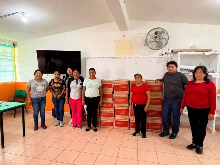 ENTREGAN DESAYUNOS CALIENTES EN CHOCAMÁN