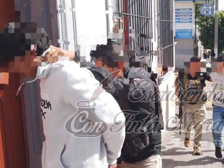 DETIENEN A DOS CON ARMA Y DROGA EN CHOCAMÁN