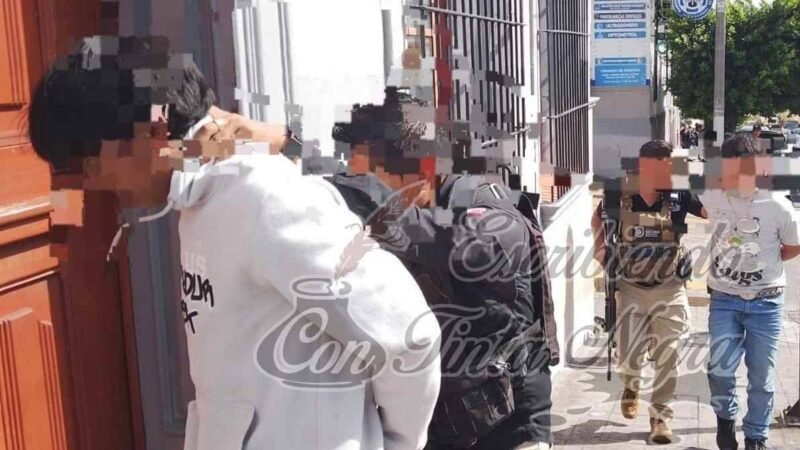 DETIENEN A DOS CON ARMA Y DROGA EN CHOCAMÁN